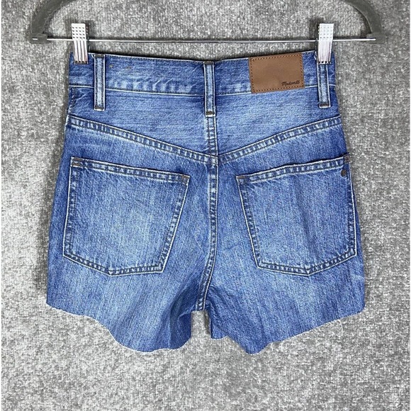 Madewell Rigid Skinny Cutoff Jean Shorts Womens Size‎ 23 Distressed Blue Denim - Picture 2 of 13